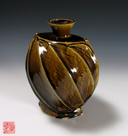 Ame-yū Mentori Vase by Kawai Tōru: click to enlarge