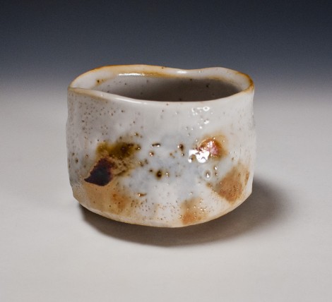 Kagayō Shino Tea Ceremony Bowl by Suzuki Tomio: click to enlarge