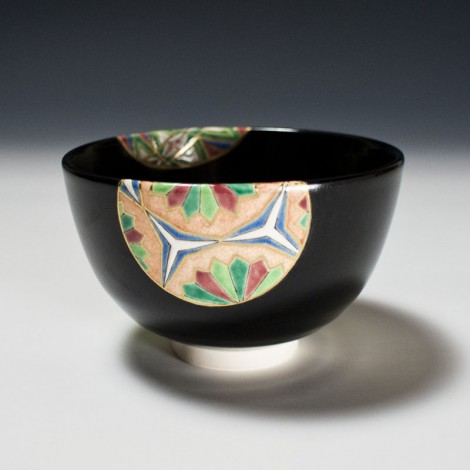 Mari Tea Ceremony Bowl by Kotoura Kiln: click to enlarge