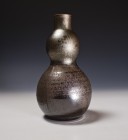Tenmoku Yōhen Gourd Vase by Kamada Kōji