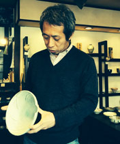 Japanese ceramic artist Ikai Yuichi