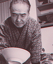 photo of Japanese ceramic artist Kawai Takeichi