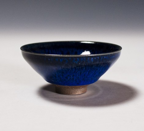 Yōhen Suisei Saké Cup by Kamada Kōji: click to enlarge