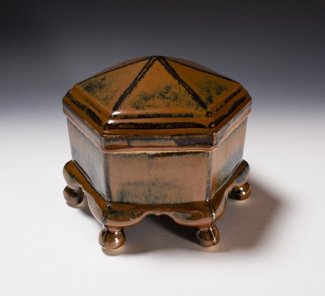 Tetsu-yū Lidded Box by Kawai Takéichi: click to enlarge