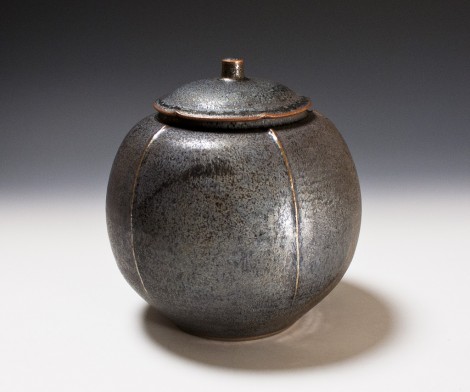 Ginshō Tenmoku Lidded Tsubo by Kamada Kōji: click to enlarge