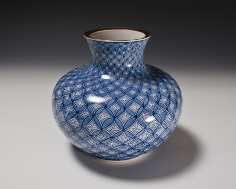 Sométsuké Vase by Kanzan Shigeta: click to enlarge