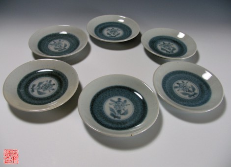 Seika Gosu Plate Set by Kawai Tōru: click to enlarge