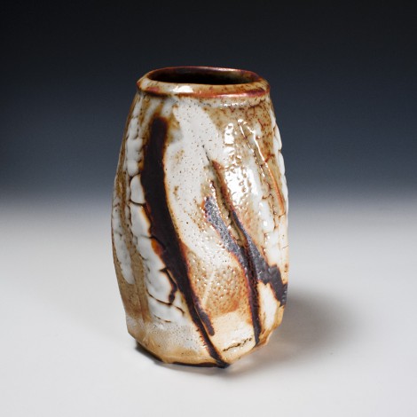 Yōhen-kin Shino Vase by Suzuki Tomio: click to enlarge