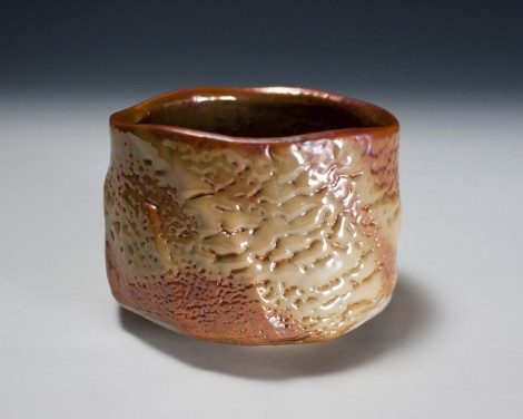 Yōhen-kin Shino Tea Ceremony Bowl by Suzuki Tomio: click to enlarge