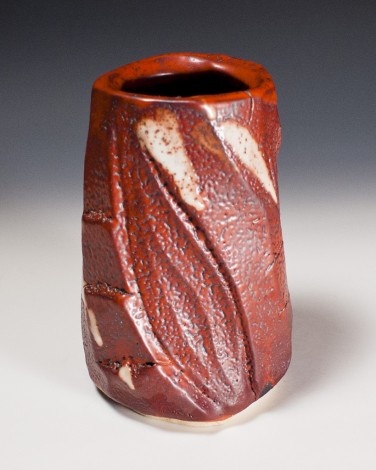 Aka Shino Vase by Suzuki Tomio: click to enlarge