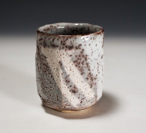 Nezumi Shino Green Tea Cup by Suzuki Tomio: click to enlarge