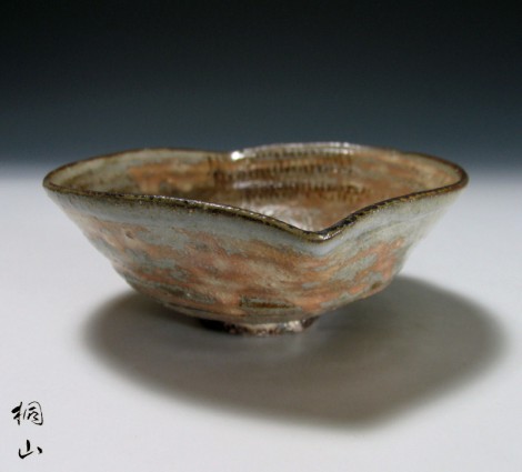 Kohiki Amigasé Tea Ceremony Bowl by Wada Tōzan: click to enlarge