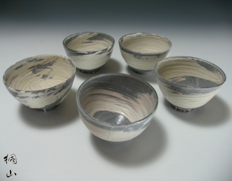 Hakémé Tea Bowl Set by Wada Tōzan: click to enlarge