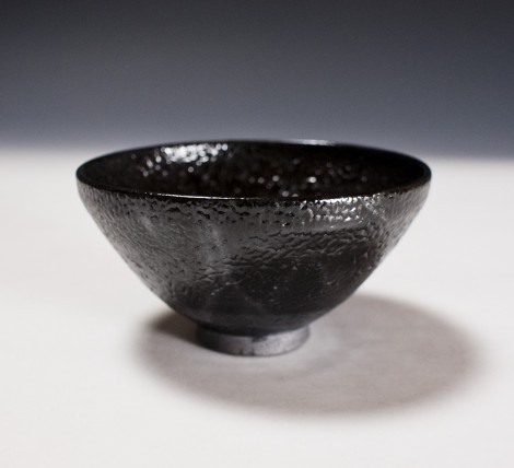 Tetsu-yū Tea Ceremony Bowl by Wada Hiroaki: click to enlarge