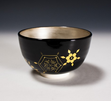 Kirikané Snow Flower Tea Ceremony Bowl by Wada Tōzan: click to enlarge