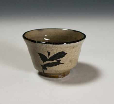 É-garatsu Saké Cup by Wada Tōzan: click to enlarge