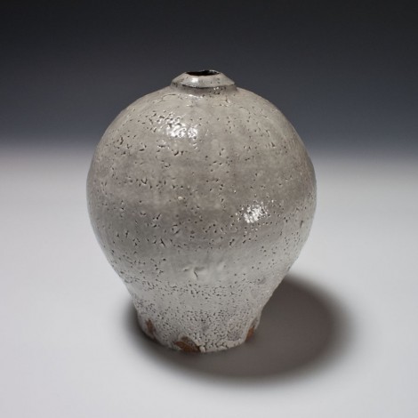 Haiyūsai Ash Glazed Vase by Ikai Yūichi: click to enlarge