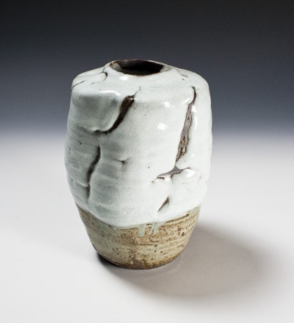 Hakuyūsai Ash Glazed Vase by Ikai Yūichi: click to enlarge